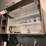 New! Modern Spacious - Good Connection