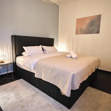 Lejlighed New! Modern Spacious - Good Connection *