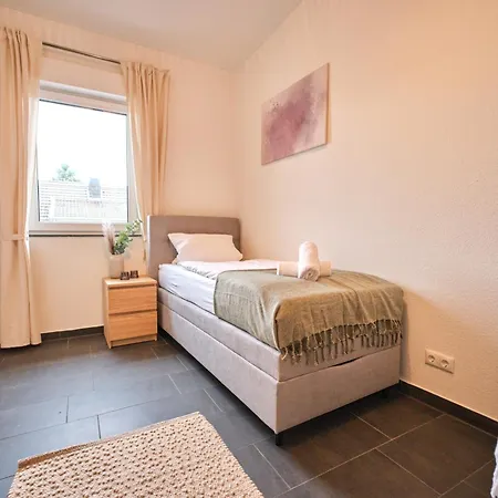 Daire New! Modern Spacious - Good Connection *