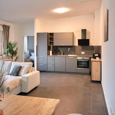 New! Modern Spacious - Good Connection