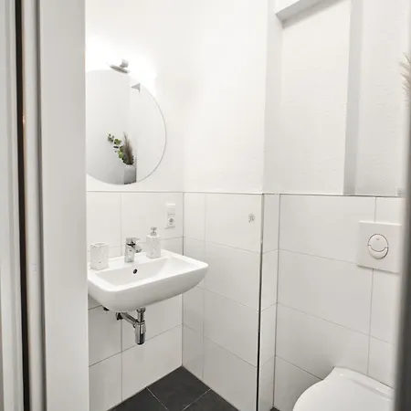 Daire New! Modern Spacious - Good Connection *
