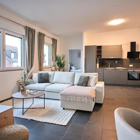 Daire New! Modern Spacious - Good Connection