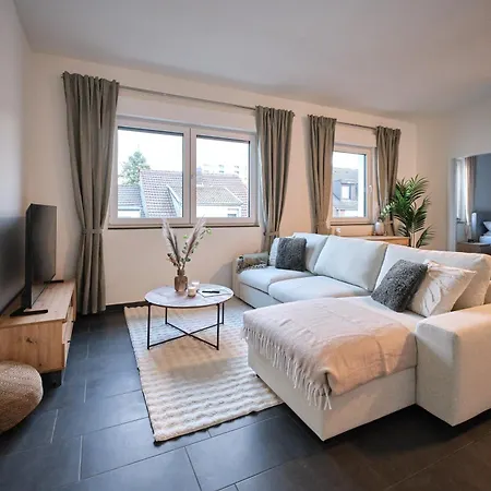 Daire New! Modern Spacious - Good Connection *