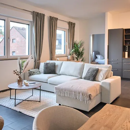 Daire New! Modern Spacious - Good Connection *