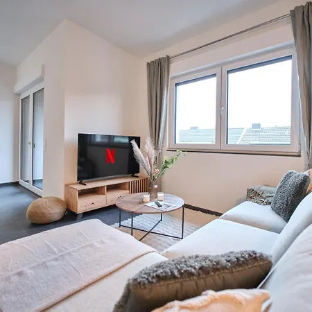 New! Modern Spacious - Good Connection