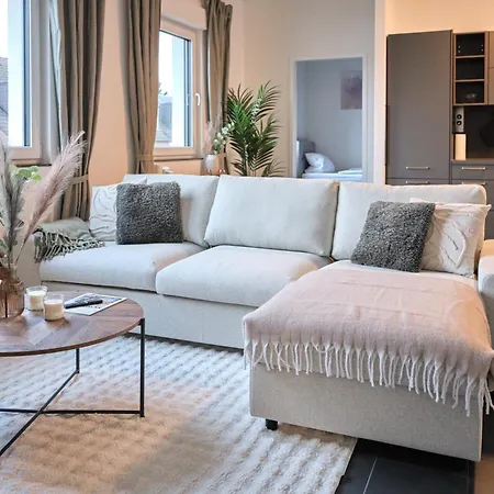 New! Modern Spacious - Good Connection *