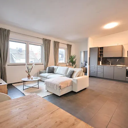 New! Modern Spacious - Good Connection Daire