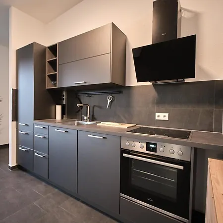 New! Modern Spacious - Good Connection Daire