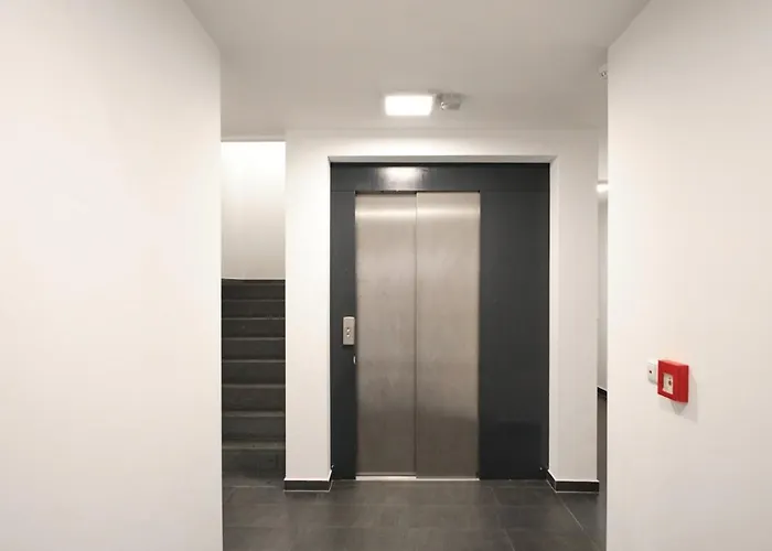 New! Modern Spacious - Good Connection Lejlighed