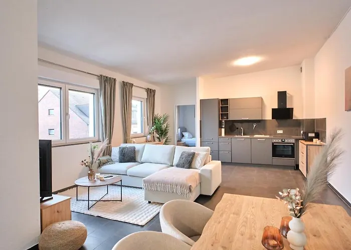 New! Modern Spacious - Good Connection *