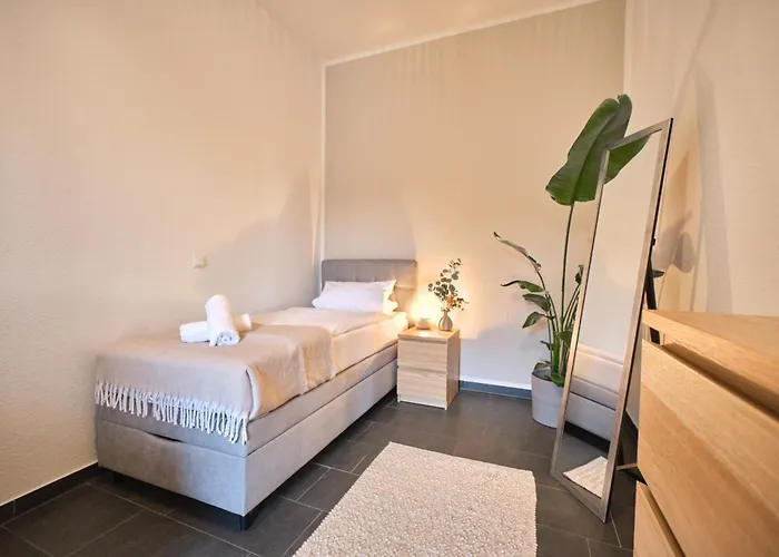 New! Modern Spacious - Good Connection Lejlighed