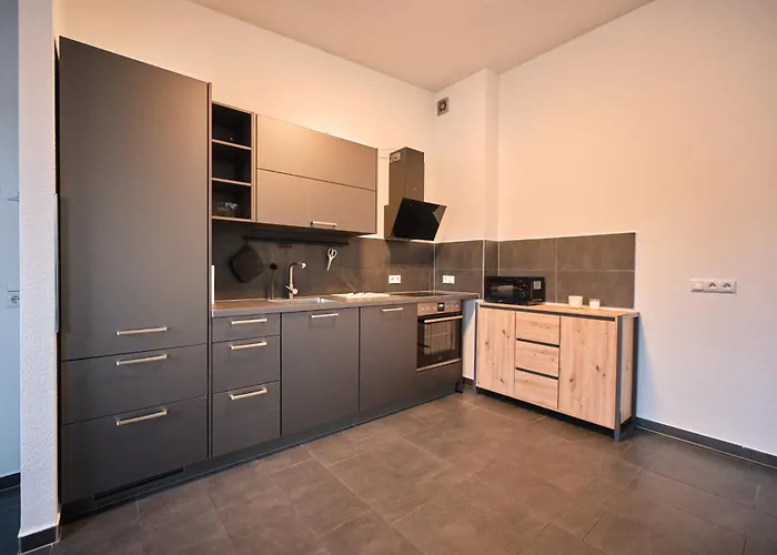 New! Modern Spacious - Good Connection Lejlighed *