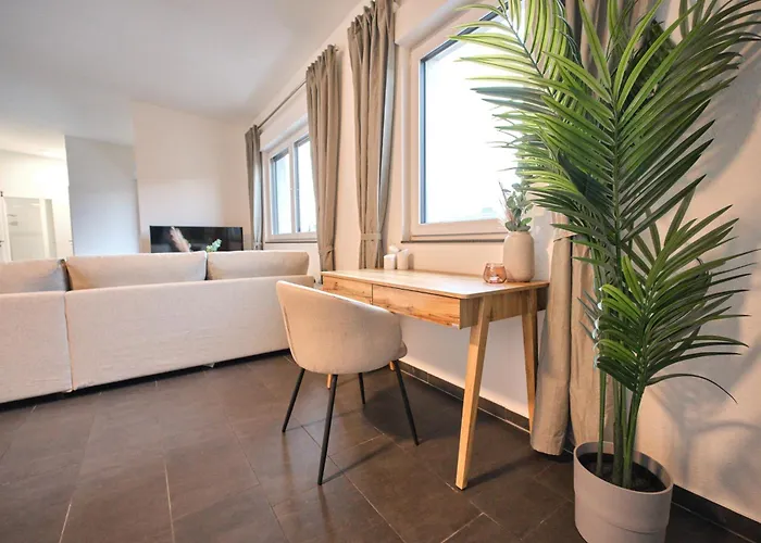 New! Modern Spacious - Good Connection Lejlighed *