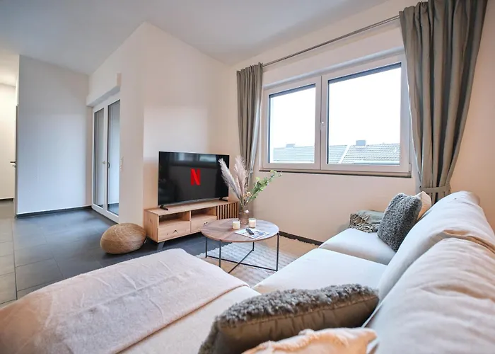 New! Modern Spacious - Good Connection