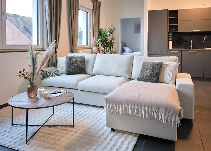 New! Modern Spacious - Good Connection *